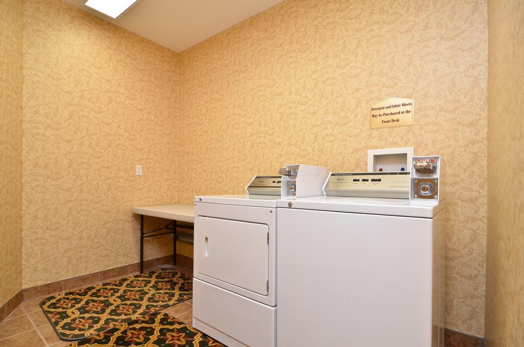 Country Lane Inn & Suites Swift Current Dış mekan fotoğraf